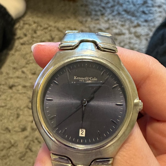 Kenneth Cole silver watch - Picture 2 of 2